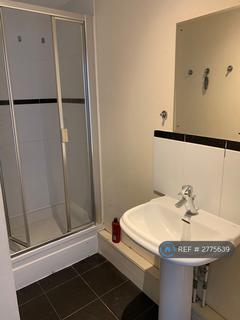 1 bedroom in a flat share to rent, Wards Wharf Approach, London, E16
