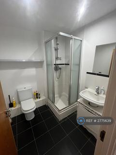 1 bedroom in a flat share to rent, Wards Wharf Approach, London, E16