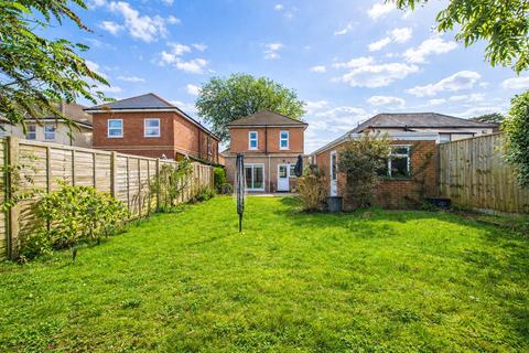 3 bedroom detached house for sale, Jumpers Avenue, Christchurch, Dorset, BH23