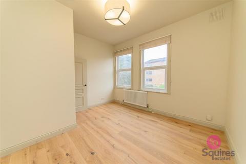 2 bedroom flat to rent, Sunningfields Road, London, NW4