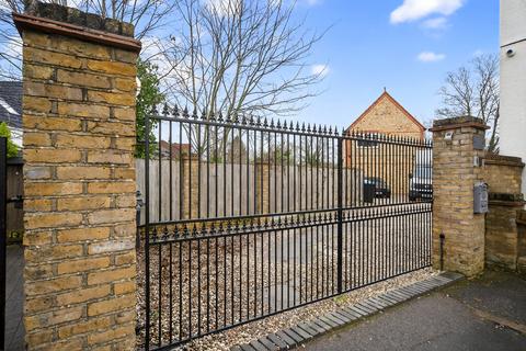 3 bedroom semi-detached house for sale, Eastbrook Road, Waltham Abbey, EN9