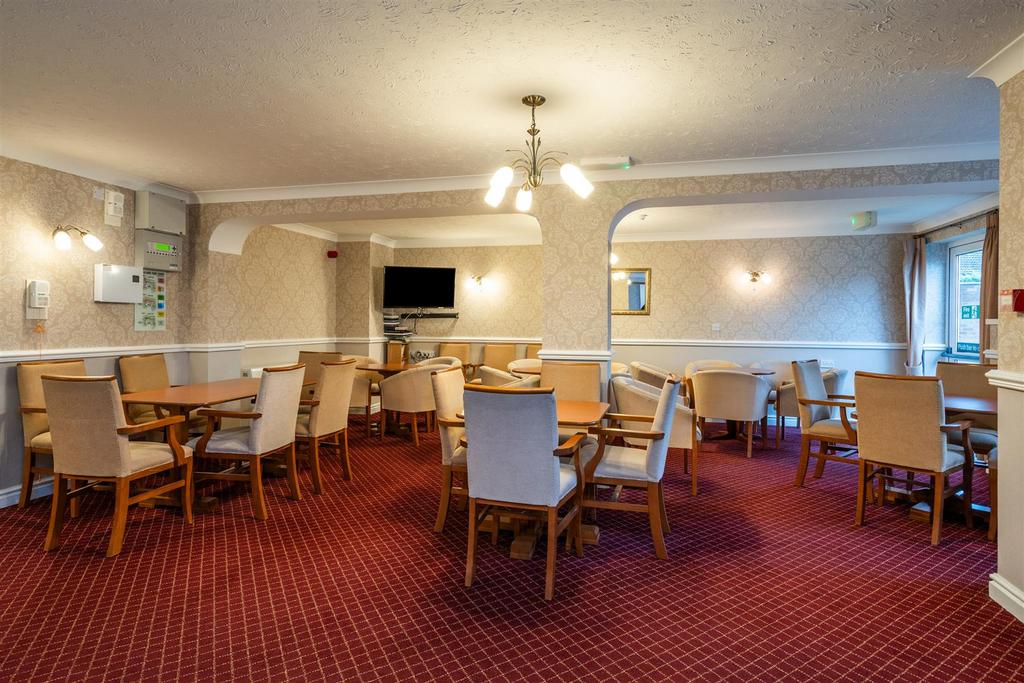 Flat 29 Barons Court 10.jpg