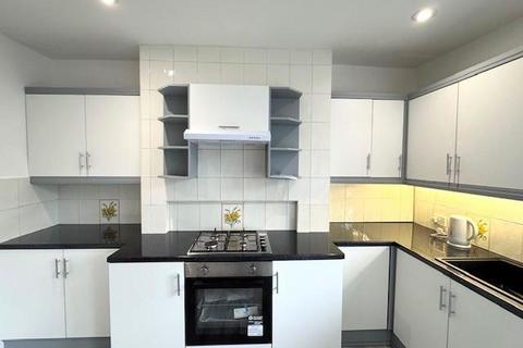 2 bedroom terraced house to rent, Calverley