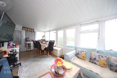3 bedroom semi-detached house for sale, Luton, Bedfordshire, LU3
