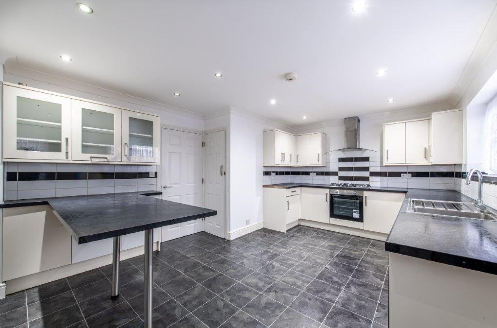 Kitchen/ Breakfast Room