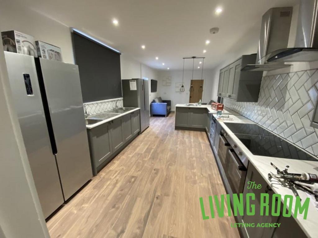 Kitchen 1