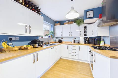 3 bedroom end of terrace house for sale, Perfectly placed between Clevedon town centre and seafront