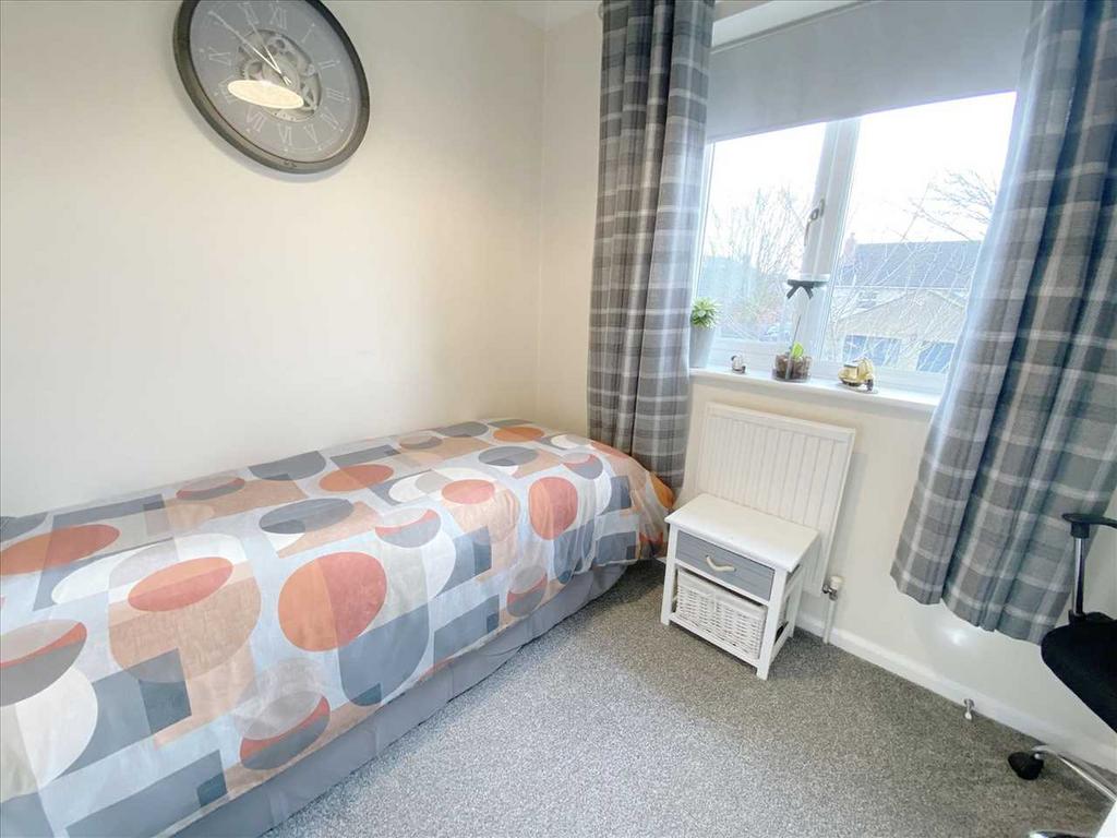 Bedroom 3: