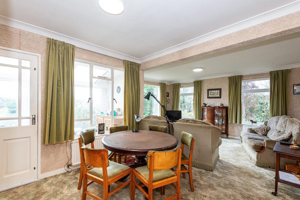 Dining Lounge