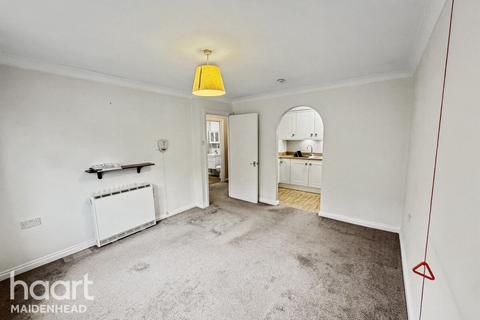undefined, Shoppenhangers Road, Maidenhead