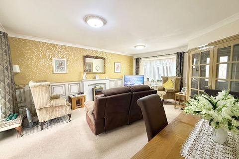 2 bedroom detached bungalow for sale, Parkfield Road, Stourbridge DY8