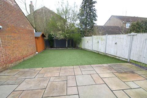 3 bedroom semi-detached house to rent, Bonningtons, Brentwood, Essex, CM13