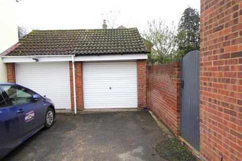 3 bedroom semi-detached house to rent, Bonningtons, Brentwood, Essex, CM13