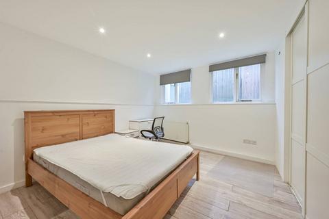 4 bedroom house to rent, Heritage Place, Earlsfield, London, SW18