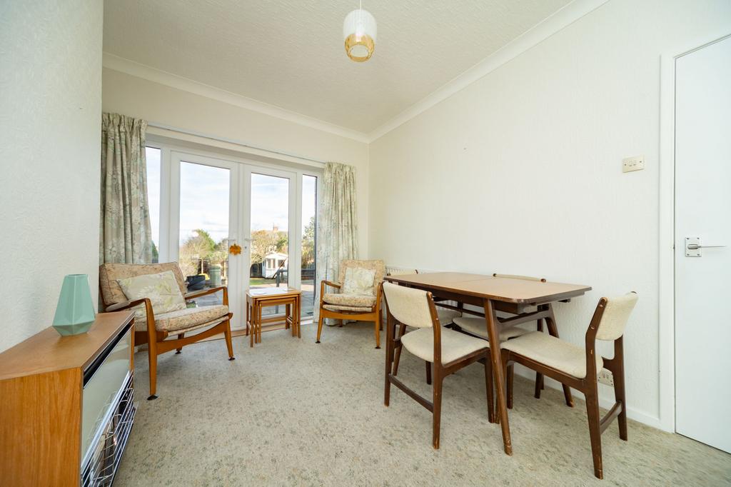 LOUNGE &amp; DINING ROOM