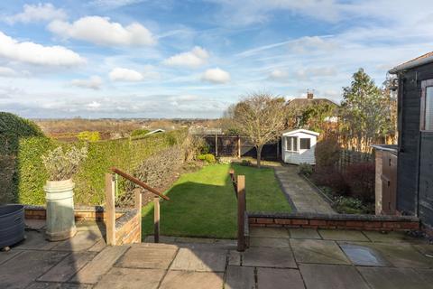 3 bedroom semi-detached house for sale, Farndale Drive, Loughborough, LE11
