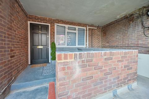 2 bedroom property to rent, Church Street, Rickmansworth, WD3