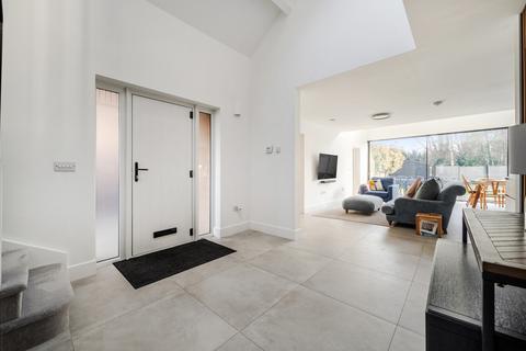 4 bedroom detached house for sale, Selsdon Avenue, Reading RG5