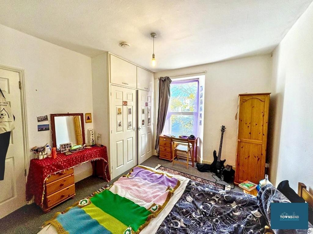 Bedroom 2 (1)
