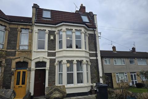7 bedroom end of terrace house to rent, Overndale Road, Bristol BS16