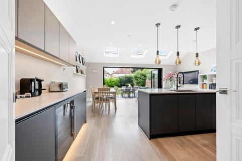 5 bedroom semi-detached house to rent, Sidney Road, WALTON-ON-THAMES, KT12