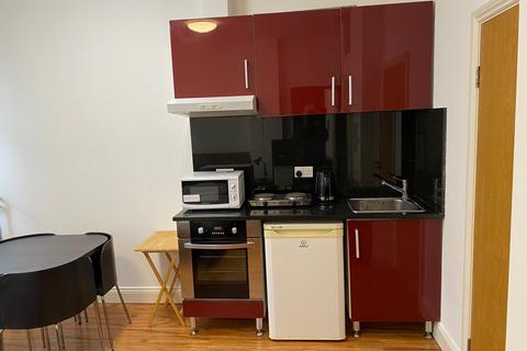 Studio to rent, London, E1