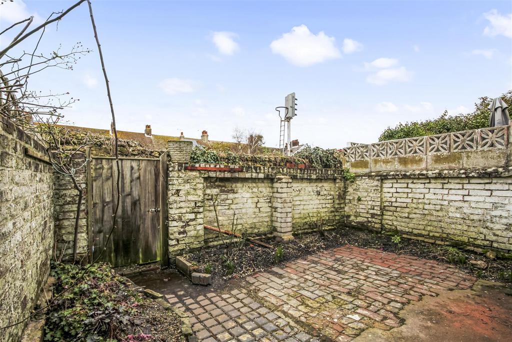 GFF 190 Tarring Road-009.JPG