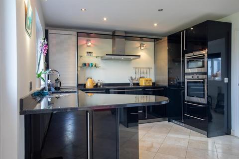 4 bedroom end of terrace house for sale, Wiltshire Leisure Village, Royal Wootton Bassett