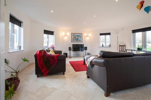 4 bedroom end of terrace house for sale, Wiltshire Leisure Village, Royal Wootton Bassett