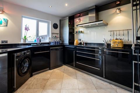 4 bedroom end of terrace house for sale, Wiltshire Leisure Village, Royal Wootton Bassett