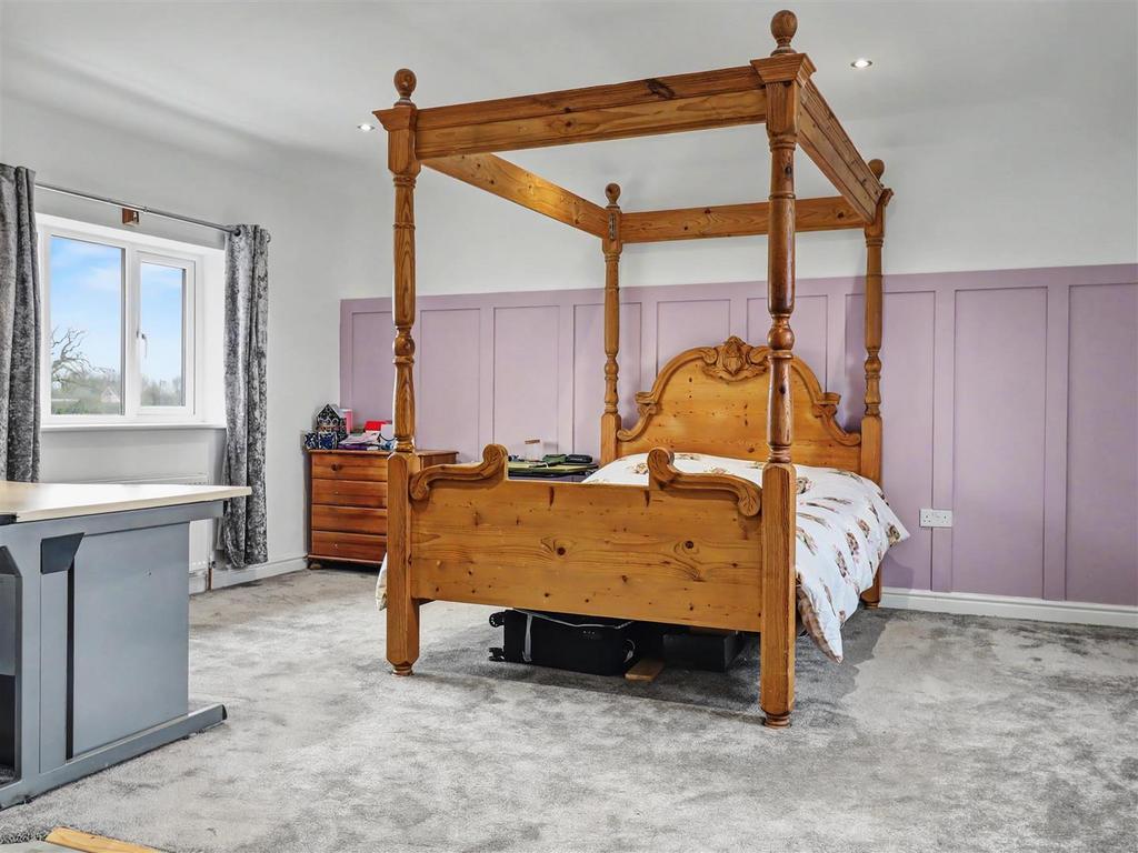 Principal bedroom