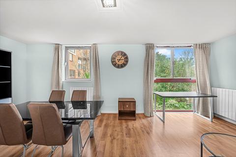 1 bedroom flat for sale, Leeward Court, Asher Way, Wapping, London, E1W