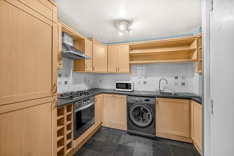 1 bedroom flat for sale, Leeward Court, Asher Way, Wapping, London, E1W