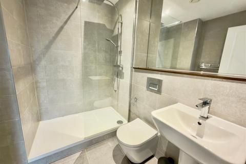 1 bedroom apartment for sale, Springwell Gardens, Whitehall Road, Leeds LS12