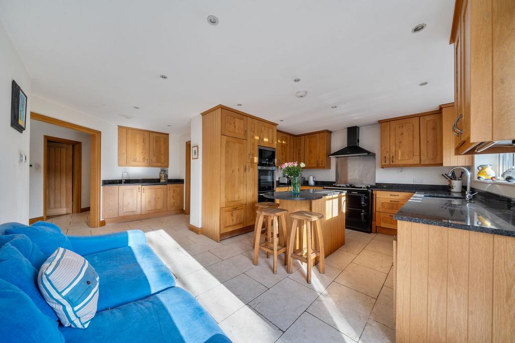 Kitchen/ Breakfast Room
