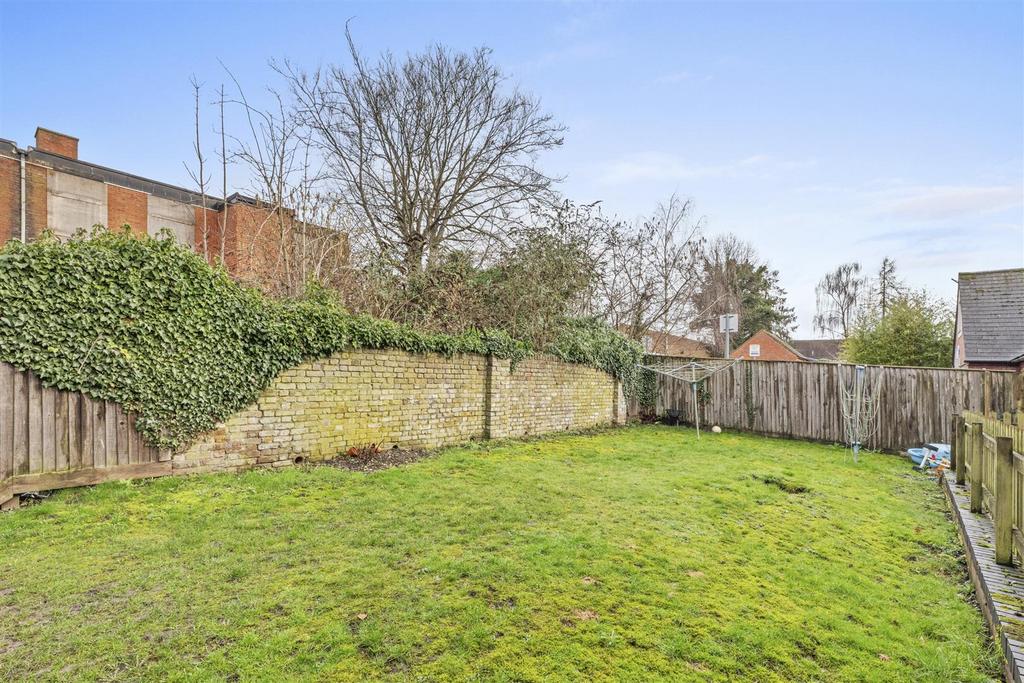 Flat 8, Riversdale House, 41, London Rd, HP11 1 BN-