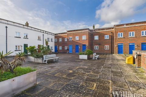 2 bedroom flat for sale, Wedgewood Street, Aylesbury HP19