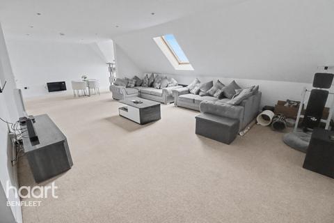 3 bedroom flat for sale, Lambeth Road, Benfleet