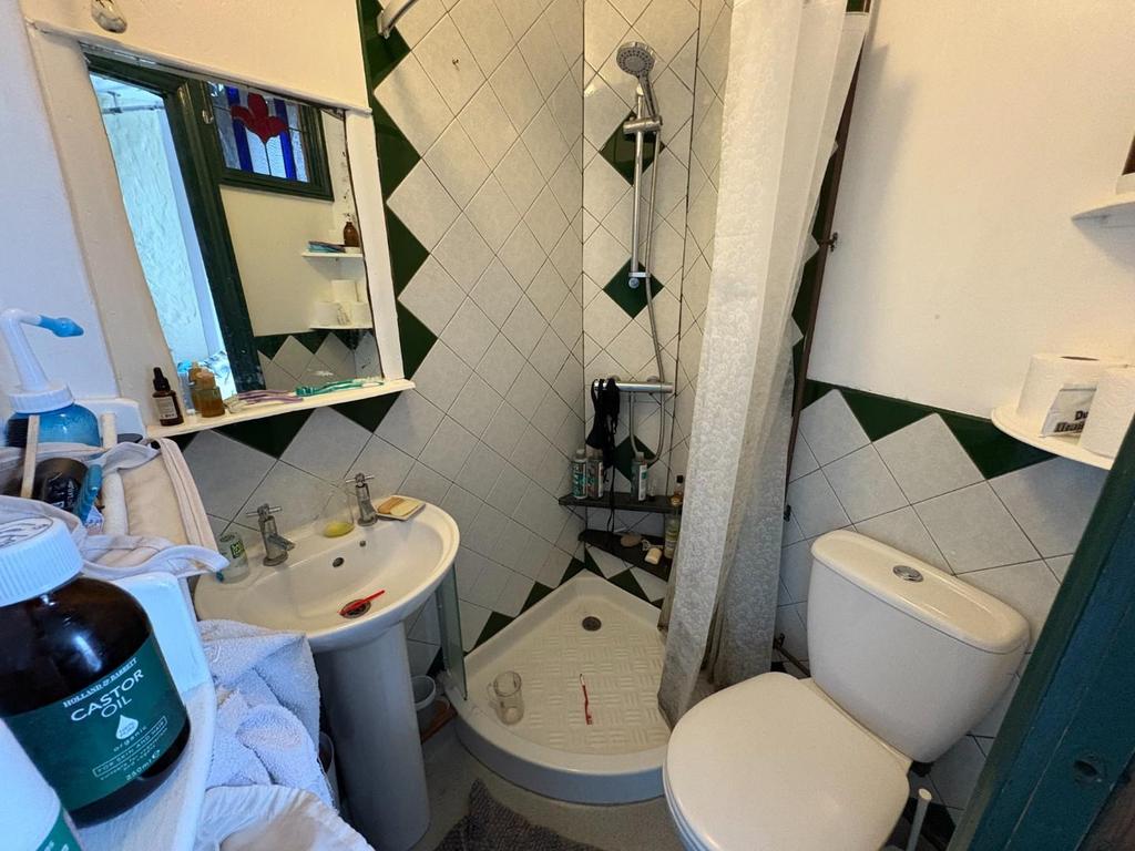 Bedroom 3 Bathroom
