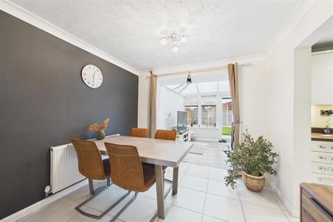 undefined, Lamb Close, Newark