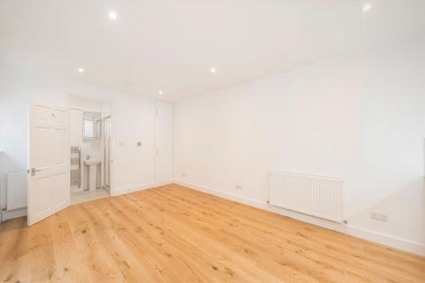 Studio to rent, Highbury Park, London N5