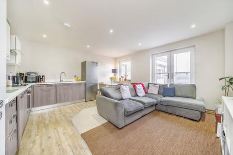 2 bedroom flat for sale, Lyon Road, Walton-On-Thames KT12