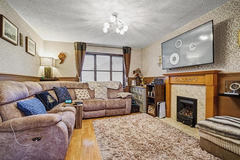 3 bedroom detached house for sale, Fulwood Drive, Long Eaton