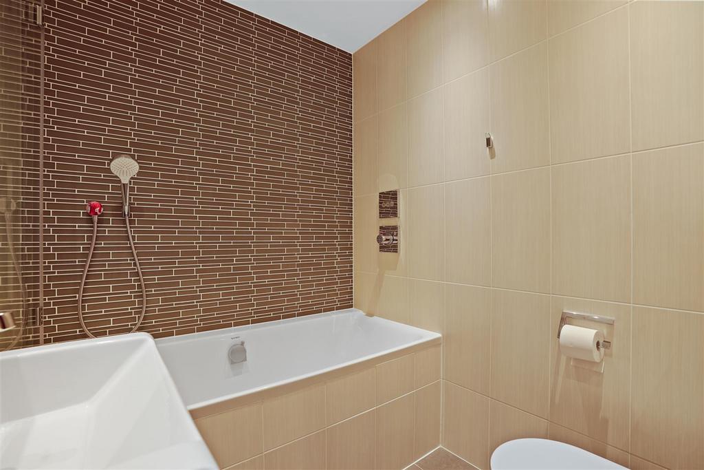 AMFB - Sulgrave Road - Bathroom1 (1).JPG