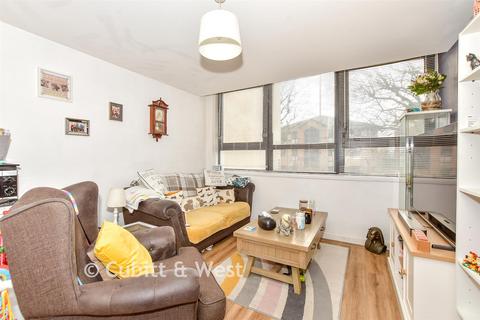 2 bedroom apartment for sale, Kingston Crescent, Portsmouth, Hampshire