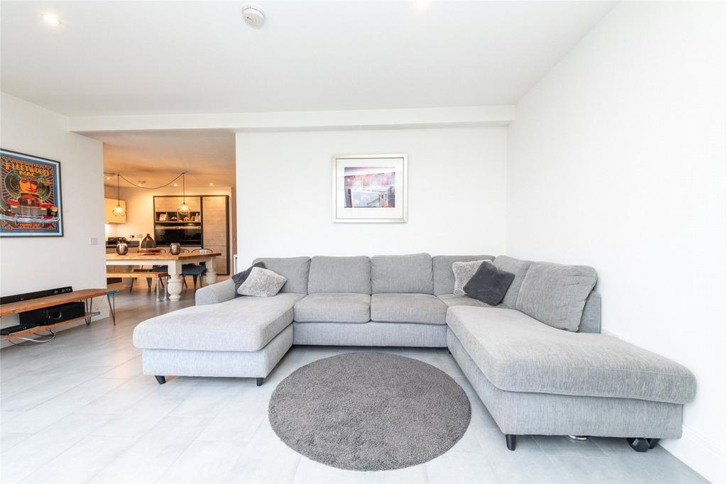 Comrie Avenue 12