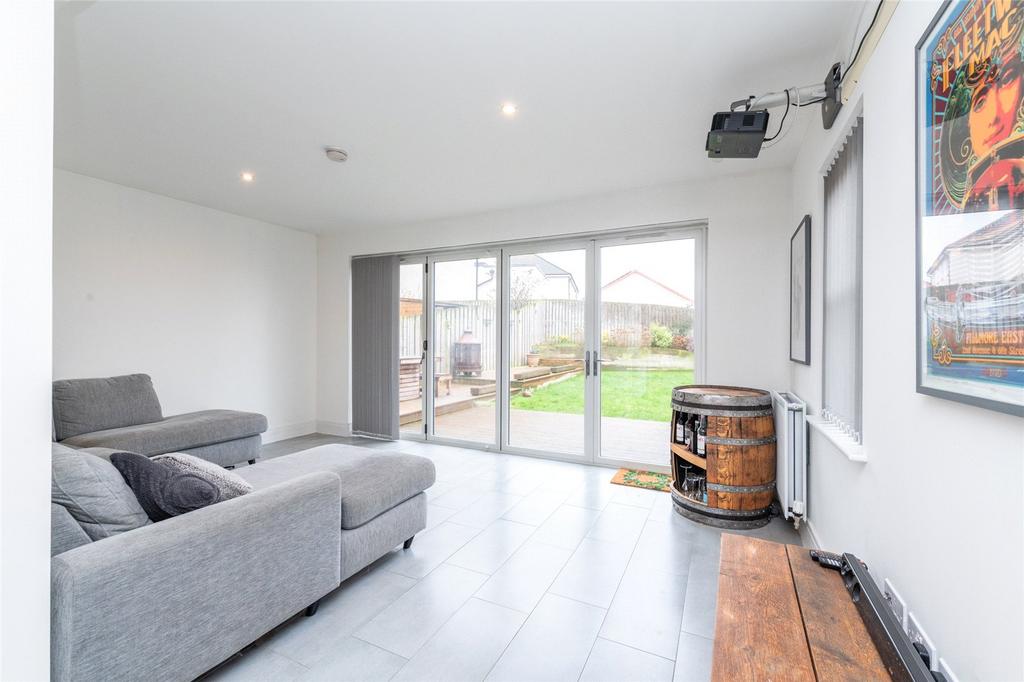Comrie Avenue 14