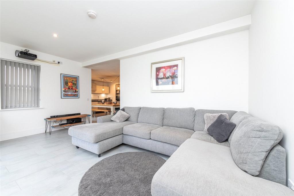 Comrie Avenue 15