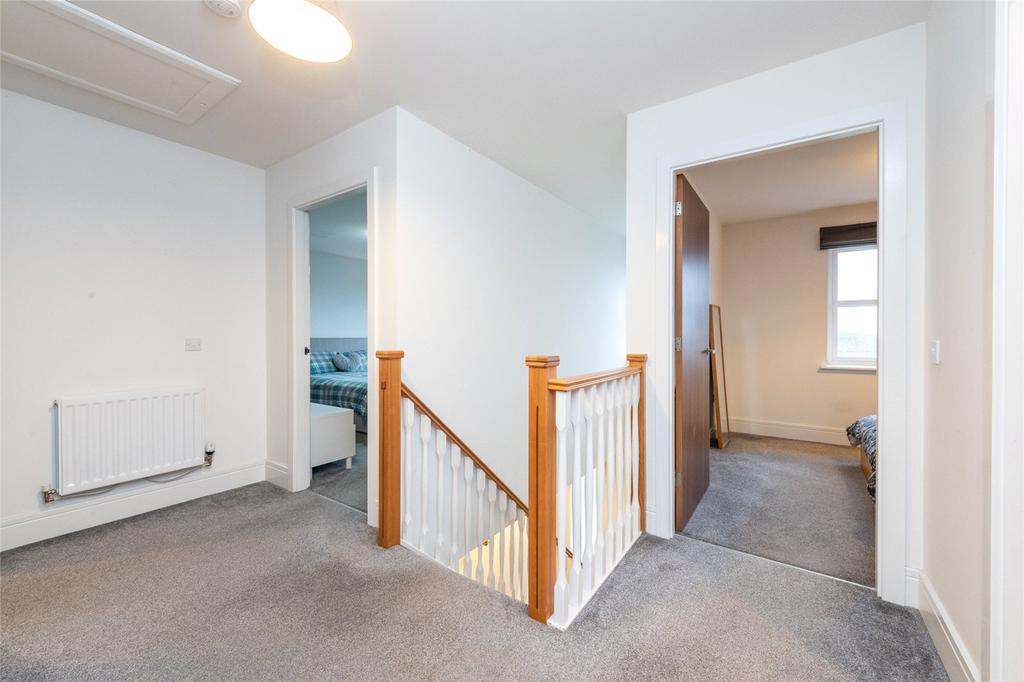 Comrie Avenue 18