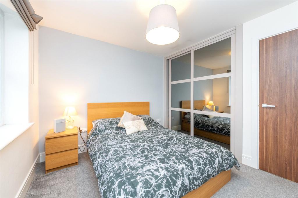 Comrie Avenue 24